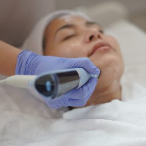 Treatment Pengencangan Kulit Wajah Premium di Jakarta Selatan
